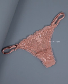 Imagen de Tanga Regulable tamaño grande ALMENDRA