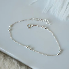 PULSERA DE BOLITAS COMBINADAS ABISH en internet