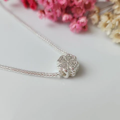 COLLAR TRÉBOL MICROPAVE