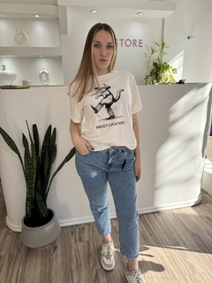 Remera Sweet Creature en internet
