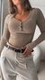 REMERA BASIC BUTTON en internet