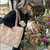 Tote Puffer Unisex Camel con cierre diente de perro