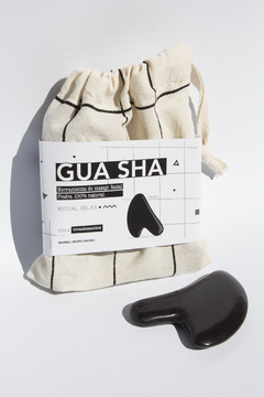 GUASHA CORAZÓN MARMOL NEGRO + BOLSITA DE ALGODÓN - comprar online