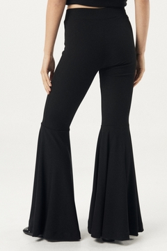 PANTALON FLARED en internet