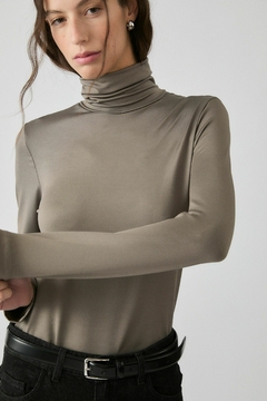 Polera Central - Simona olivos