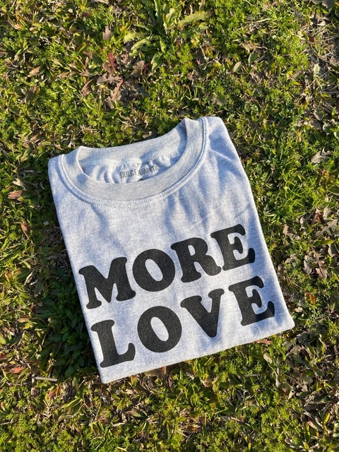 Reme More Love (Gris)