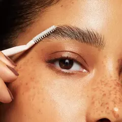 Feather effect brow brush en internet