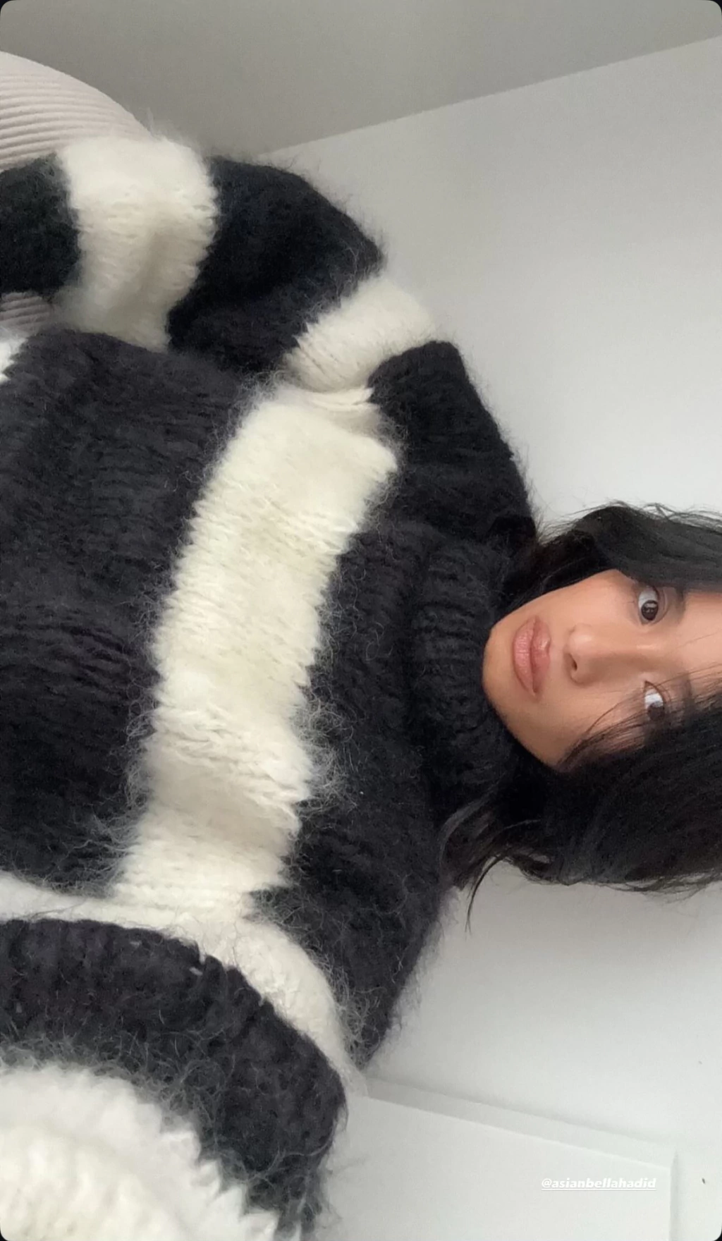 Sweater Isis