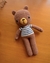 hans o urso pardo amigurumi - Chouchou Crochet