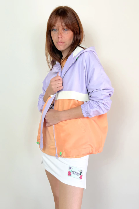 Campera Rompeviento Lyon Naranja y Lila - comprar online