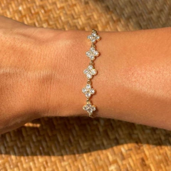 Pulseira trevo cravejado