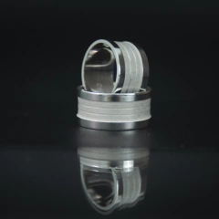 PAR DE ALIANÇAS DOMINIC 10MM + ANEL SOLITARIO BRINDE na internet