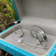 COMBO PAR DE ALIANÇAS CACTO PEROLA 4MM + ANEL SOLITÁRIO + COLAR PONTO DE LUZ - loja online