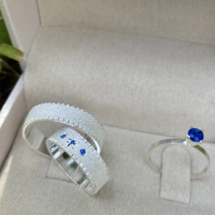 COMBO PAR DE ALIANÇAS LABEL + ANEL SOLITARIO BRINDE