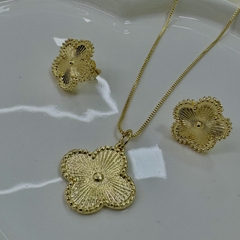CONJUNTO INSPIRAÇÃO VIRGÍNIA TREVO DOURADO