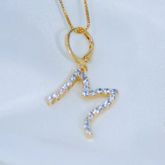 Colar Cravejado Inicial na internet