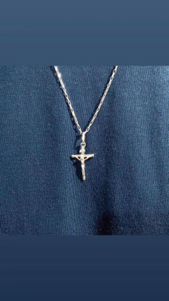 PINGENTE CRUCIFIXO MEDIO