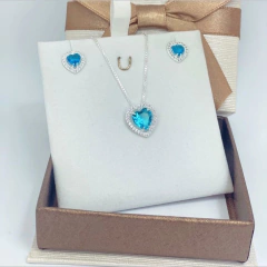 CONJUNTO CORAÇÃO AZUL COM MOLDURA CRAVEJADO PRATA925