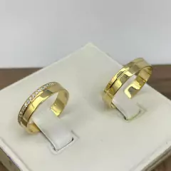 PAR DE ALIANÇAS MODELO RUGAL OURO18K