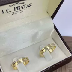 PAR DE ALIANÇAS MODELO RUGAL OURO18K - I C Pratas Joalherias