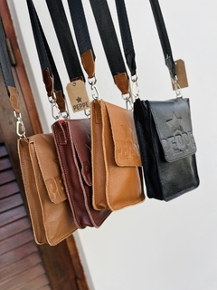 PORTA CELULAR PEPPE GRABADO - comprar online