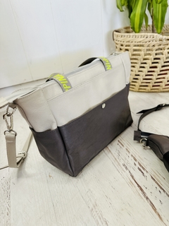 MINI TOTE COMBINADA DE CUERO