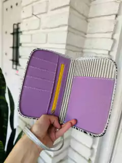 PORTA VALORES PU ENGOMADO en internet