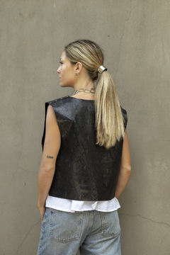 CHALECO REDONDO CROCO NEGRO - MDZ - comprar online