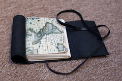Pocket Azul Prusia - comprar online
