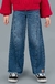 Calça wide leg em denim com elastano com recorte frente e barra desfiada Pakita