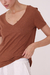 Remera V Azucena Marrón en internet