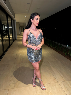 Vestido Shine Glow na internet