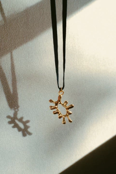 COLLAR LE SOLEIL en internet