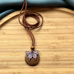 COLAR BORBOLETA ROSE
