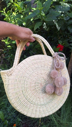 BOLSO REDONDO DE PALMA MANIJA CORTA - De Caminos y Telares