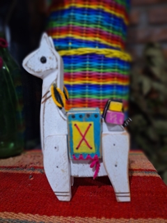 Llamita de Madera Reciclada en internet