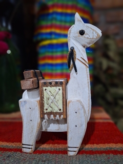 Llamita de Madera Reciclada - comprar online