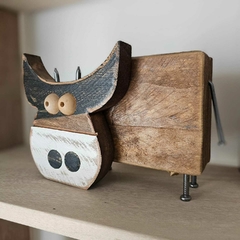 Vaquita de madera reciclada - comprar online