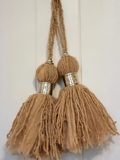 Borla de Lana de Oveja con detalles de Alpaca en internet