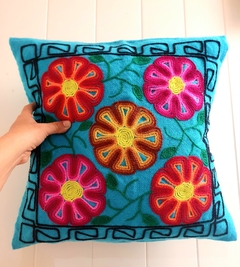 Fundas de almohadones bordadas - comprar online