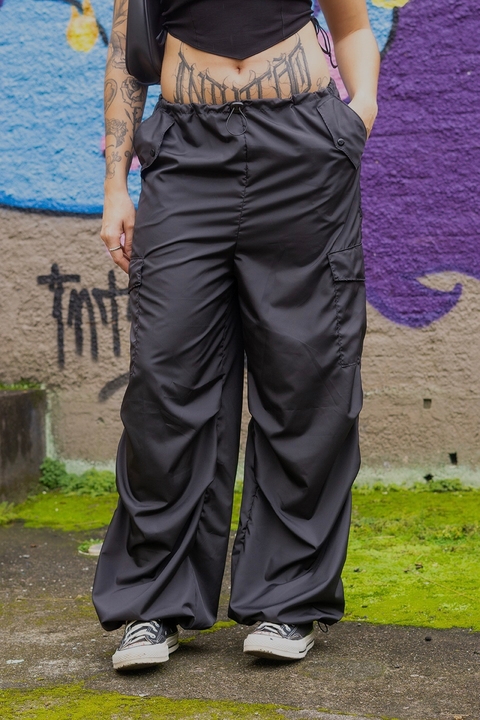 CALÇA PARACHUTE PRETA