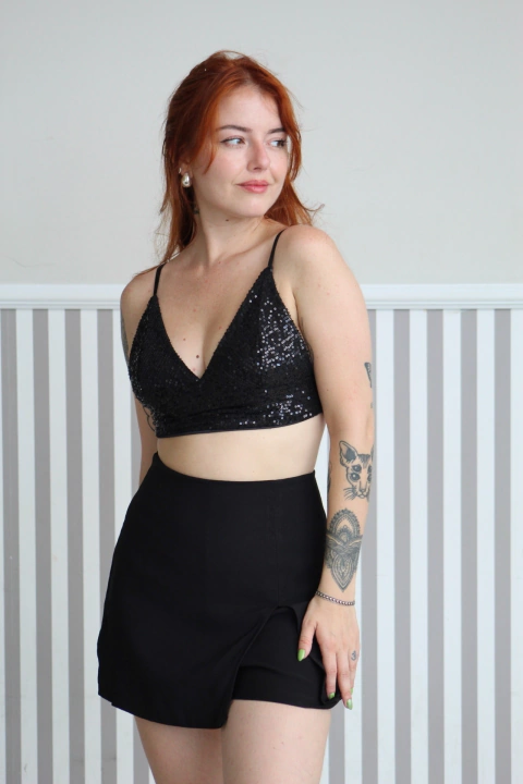 TOP TRIÂNGULO PAETÊ PRETO