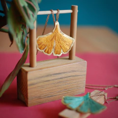 Collar Ginkgo Bordado - comprar online