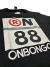 Camiseta Onbongo Estampada Preta na internet