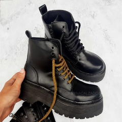Imagen de Borcego 2 en 1 TOTAL BLACK