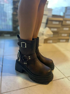 Bota Lola chocolate - reyna.calzados