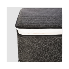 -Estructura de resortes Bonnell reforzada. -Estabilizadores Fixing -Doble Pillow Top Plus. Manta adicional de espuma que eleva la sensación de confort. -Tela Chenille totalmente matelasseada. -Tipo de Confort: Firme -Altura: 33 cm.