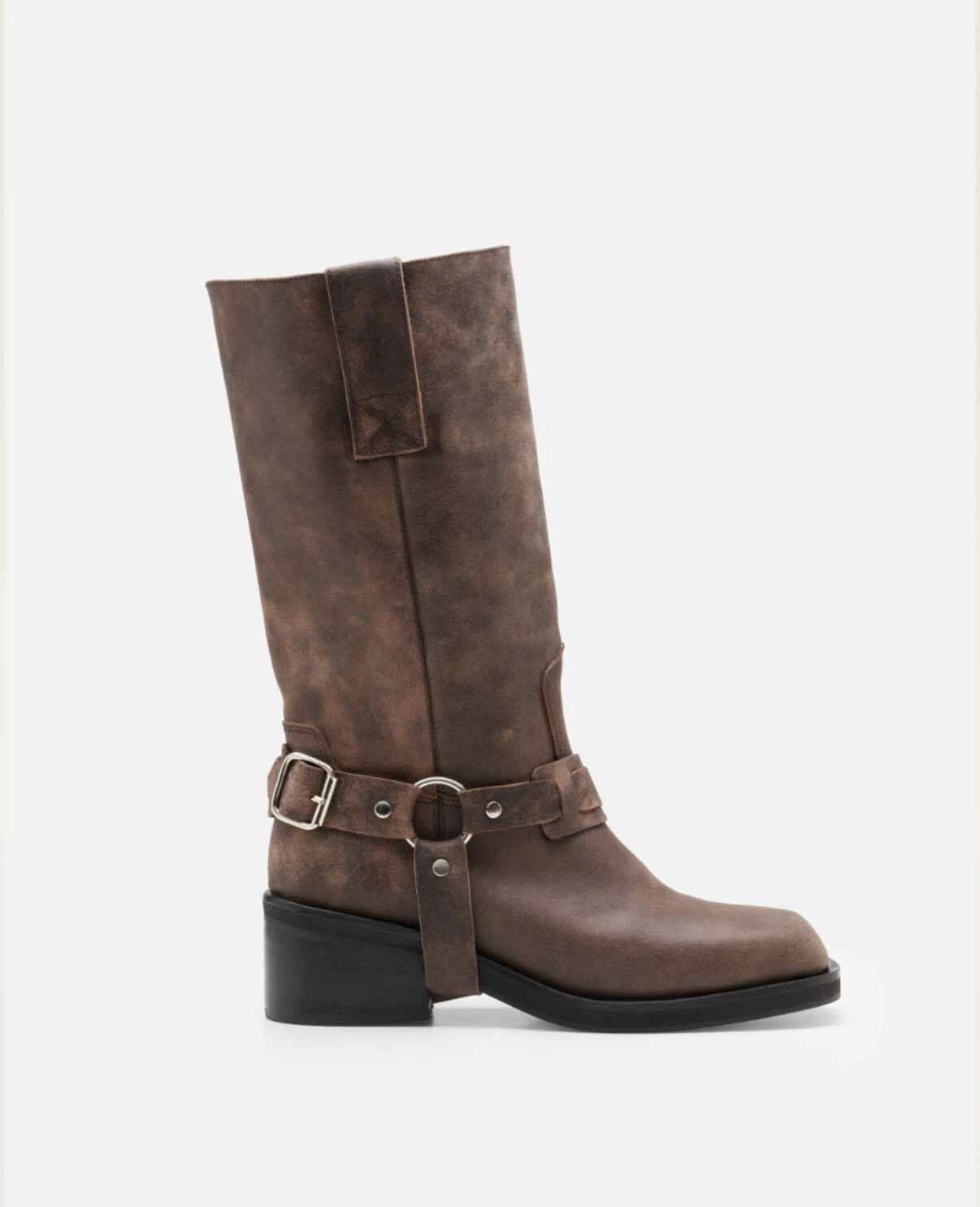 <p><span style="font-size: 18px">Botas </span></p>