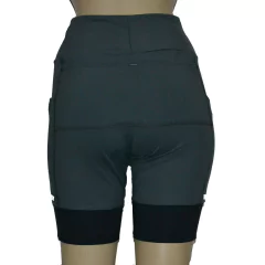 Bermuda 4 Bolsos Chumbo com Barra Preta na internet