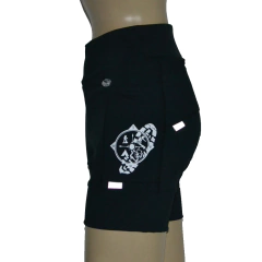 Shortinho 4 Bolsos Preto Pé na Trilha - comprar online